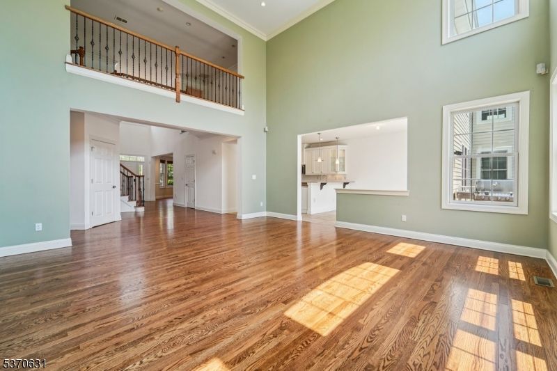 Interior, Pendant Lights, Recessed Lighting, Wood Texture Flooring