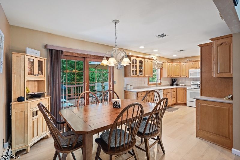 Chandelier, Dining room, Interior, Kitchen, Recessed Lighting, Wood Texture Flooring
