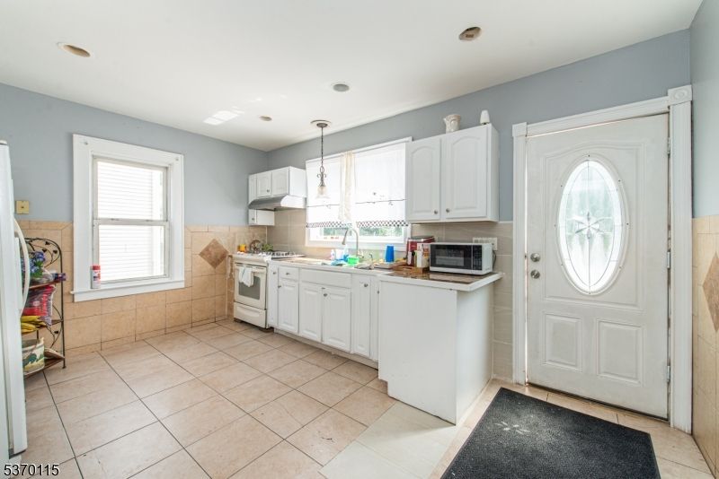 Chandelier, Interior, Kitchen, Recessed Lighting