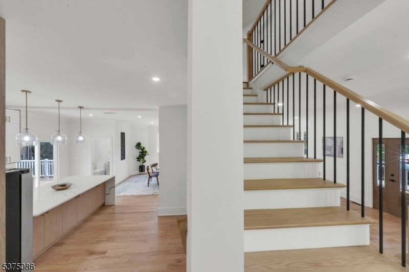 Interior, Pendant Lights, Recessed Lighting, Wood Texture Flooring
