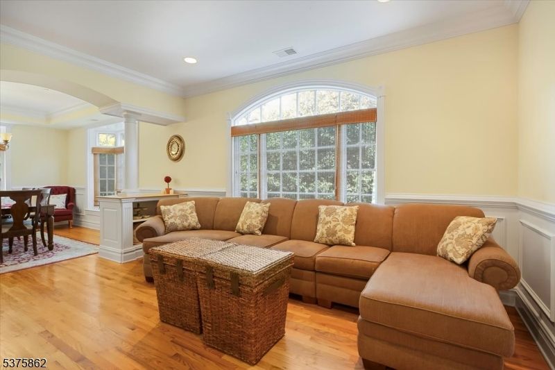 Dining room, Interior, Living room, Recessed Lighting, Wood Texture Flooring