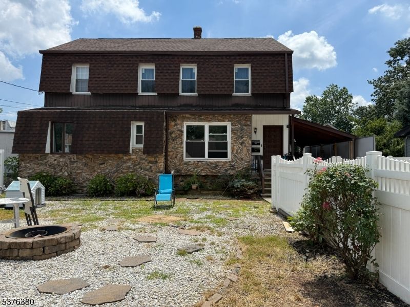 Exterior, Facade, American Foursquare