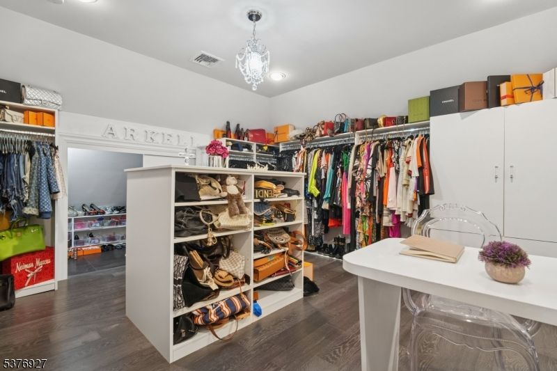 Interior, Pendant Lights, Walk-in Closets, Wood Texture Flooring