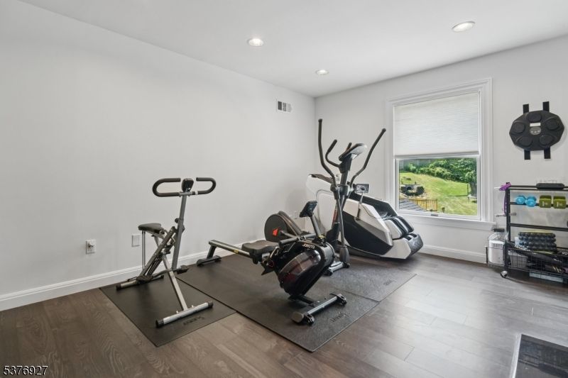 Fitness Equipment, Interior, Recessed Lighting, Wood Texture Flooring