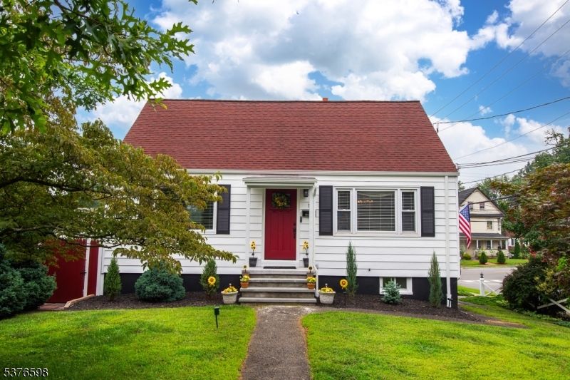 Exterior, Facade, Cape Cod