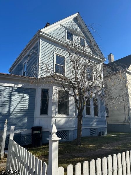 Exterior, Facade, Queen Anne Victorian