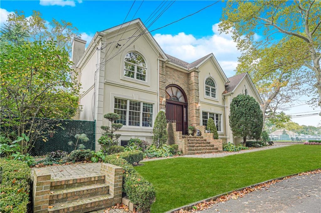Exterior, Facade, Tudor Revival