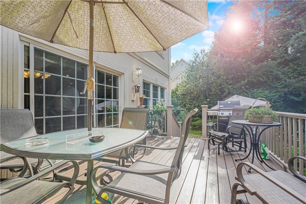 Exterior, Wood Texture Flooring