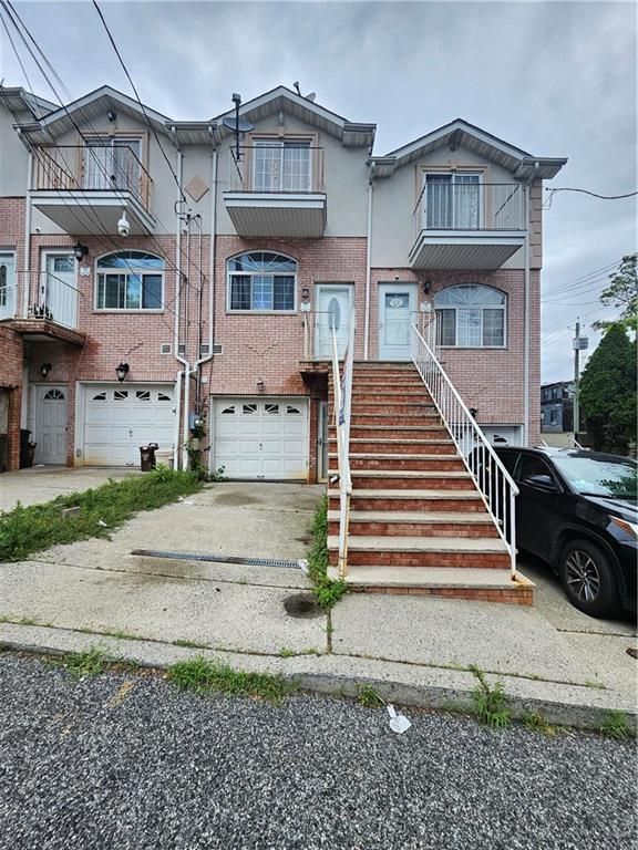 Attached, Exterior, Facade, Brick Facade, Rowhouse