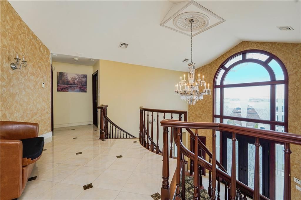 Chandelier, Interior