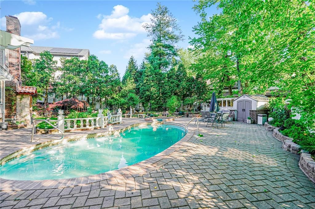 Exterior, Pool