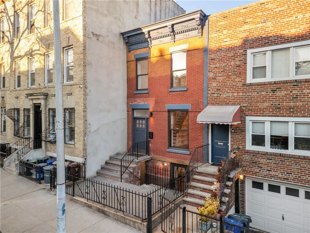 Attached, Exterior, Facade, Brick Facade, Rowhouse