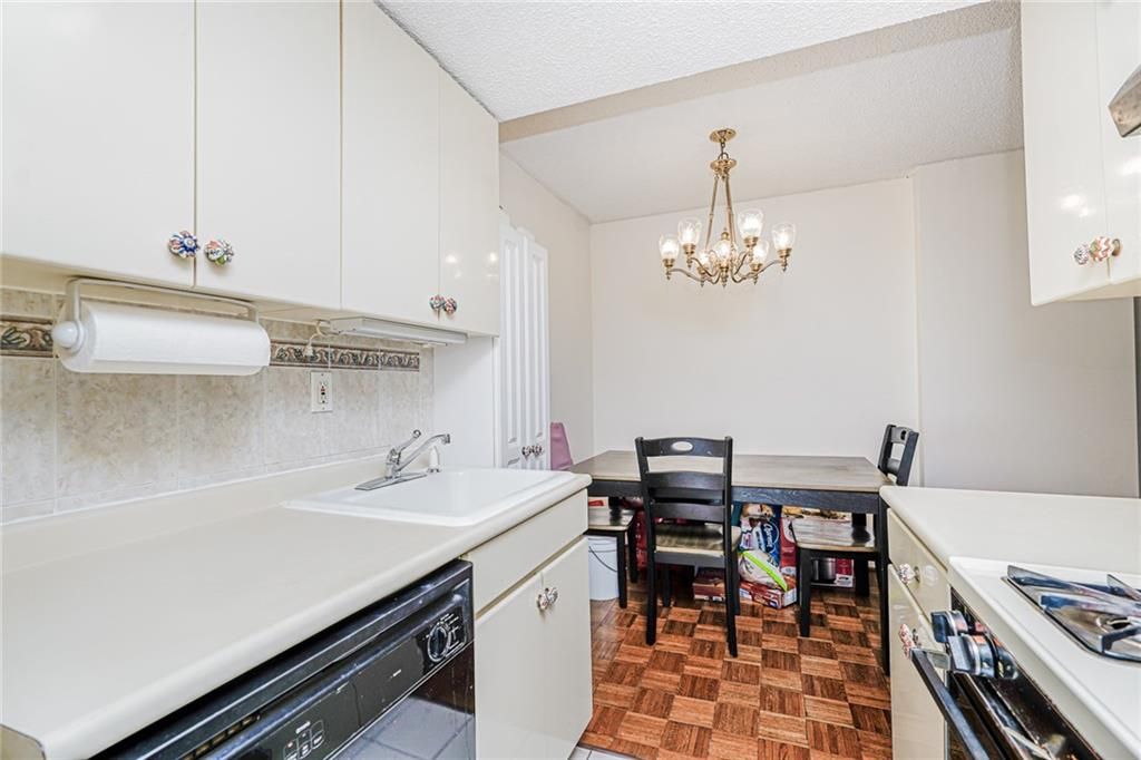 Chandelier, Dining room, Interior, Kitchen, Wood Texture Flooring