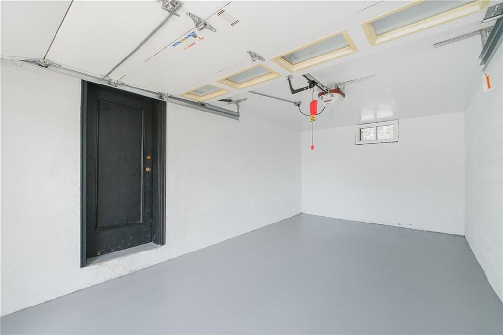 Garage, Interior