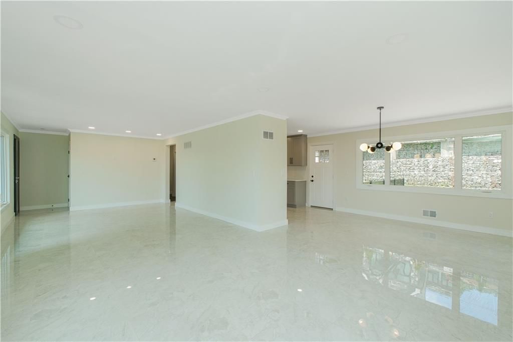 Empty room, Interior, Pendant Lights, Recessed Lighting