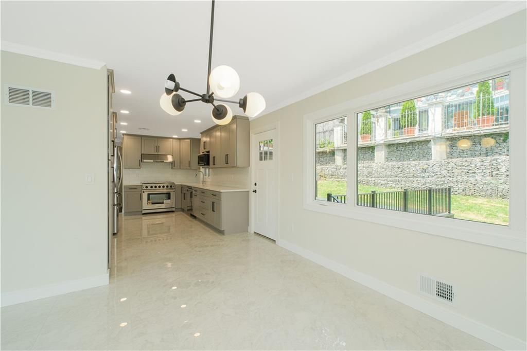 Interior, Kitchen, Pendant Lights, Recessed Lighting, Stainless Steel Appliances