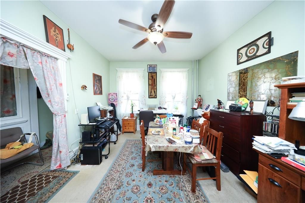 Home Office, Interior