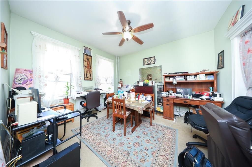 Home Office, Interior