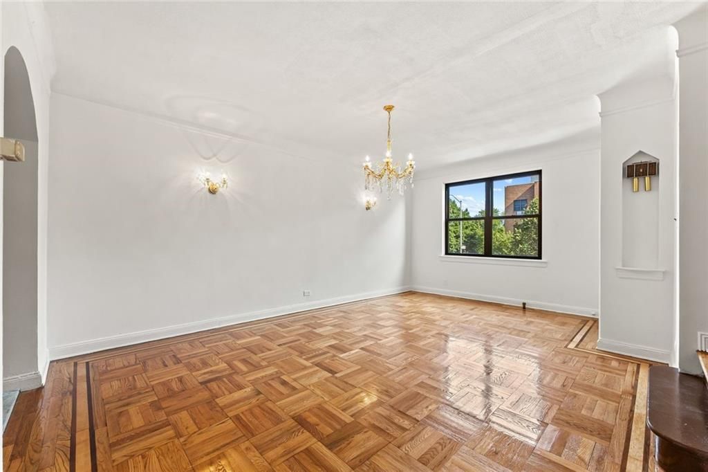 Chandelier, Empty room, Interior, Wood Texture Flooring