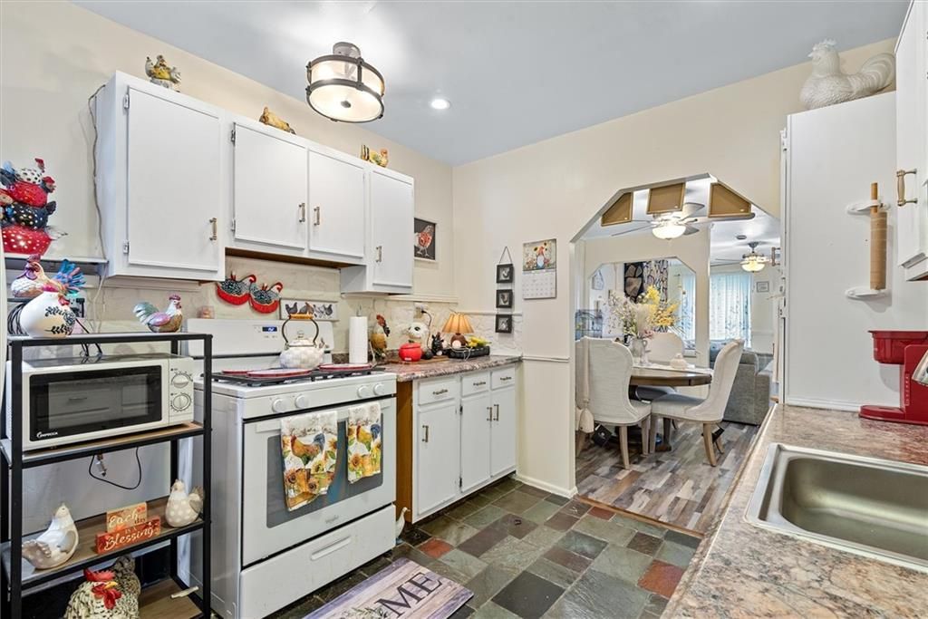 Dining room, Interior, Kitchen, Recessed Lighting
