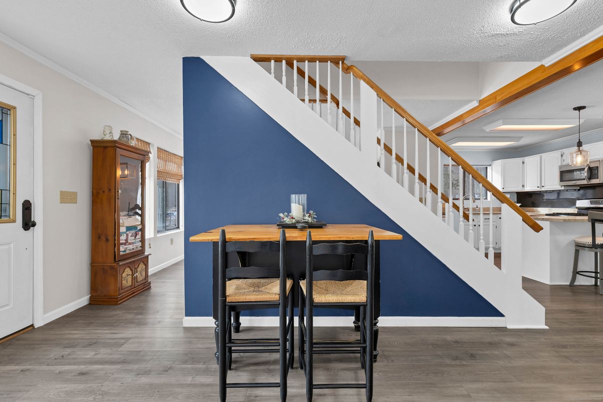 Dining room, Interior, Kitchen, Stainless Steel Appliances, Wood Texture Flooring