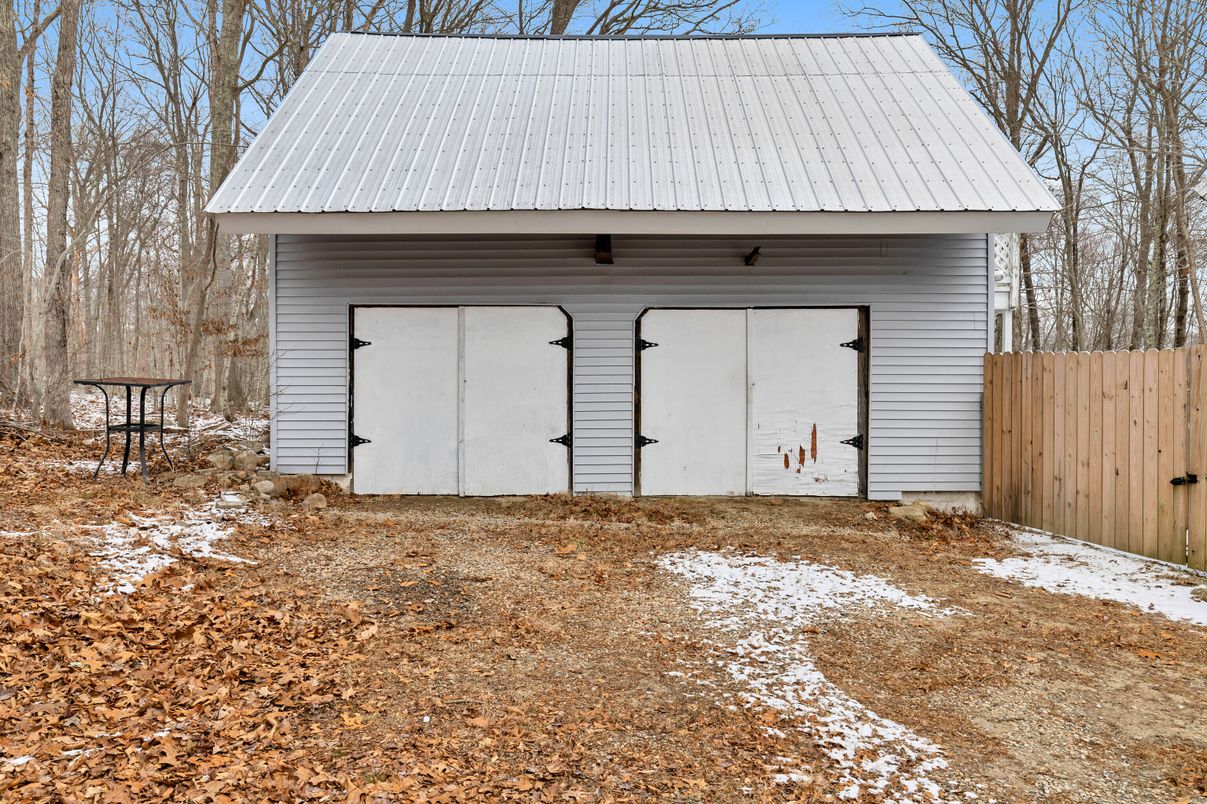 Detached Garage, Exterior
