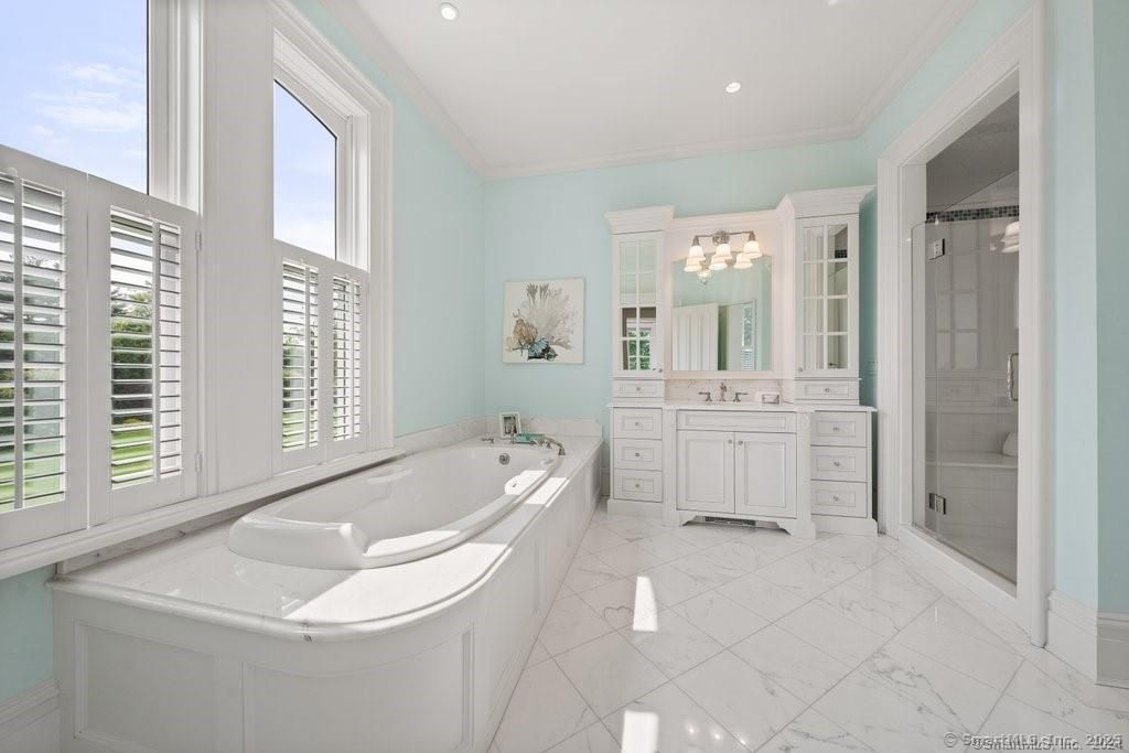 Bathroom, Interior, Marble, Recessed Lighting