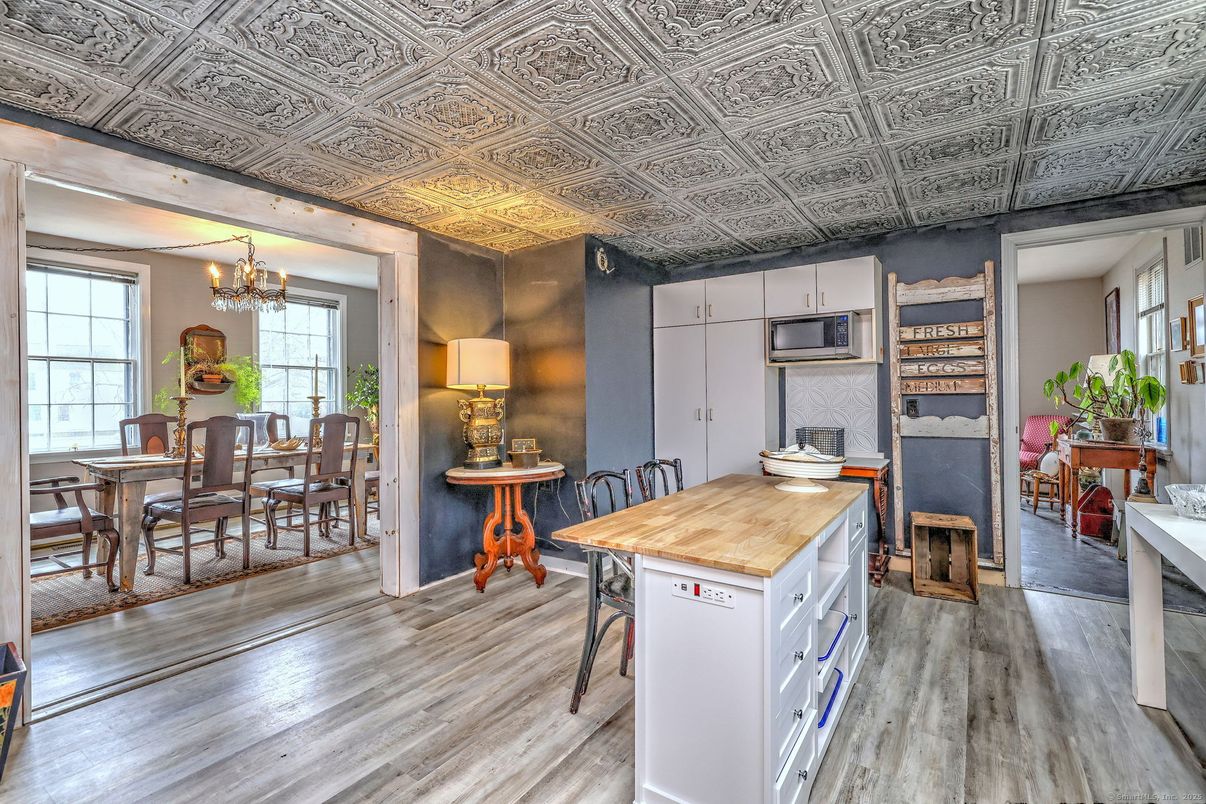 Chandelier, Dining room, Interior, Kitchen, Wood Texture Flooring