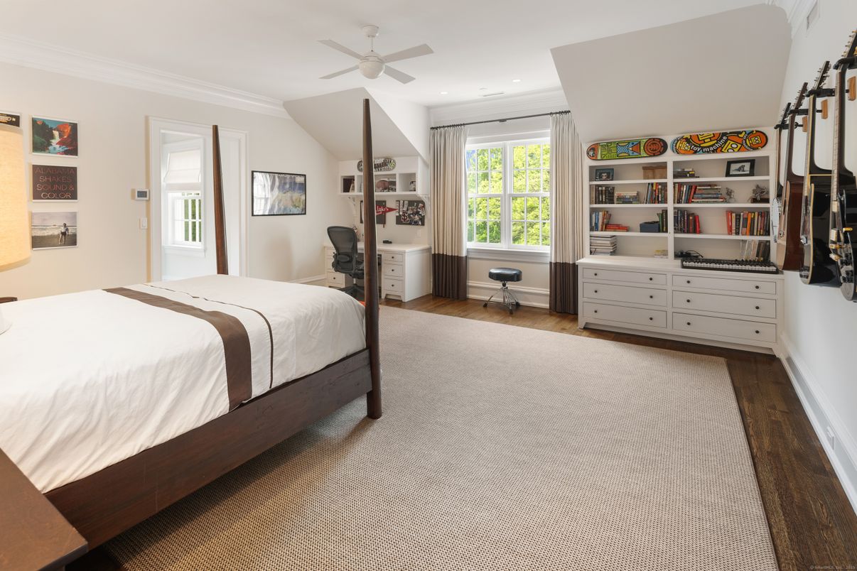 Bedroom, Home Office, Interior, Recessed Lighting, Wood Texture Flooring