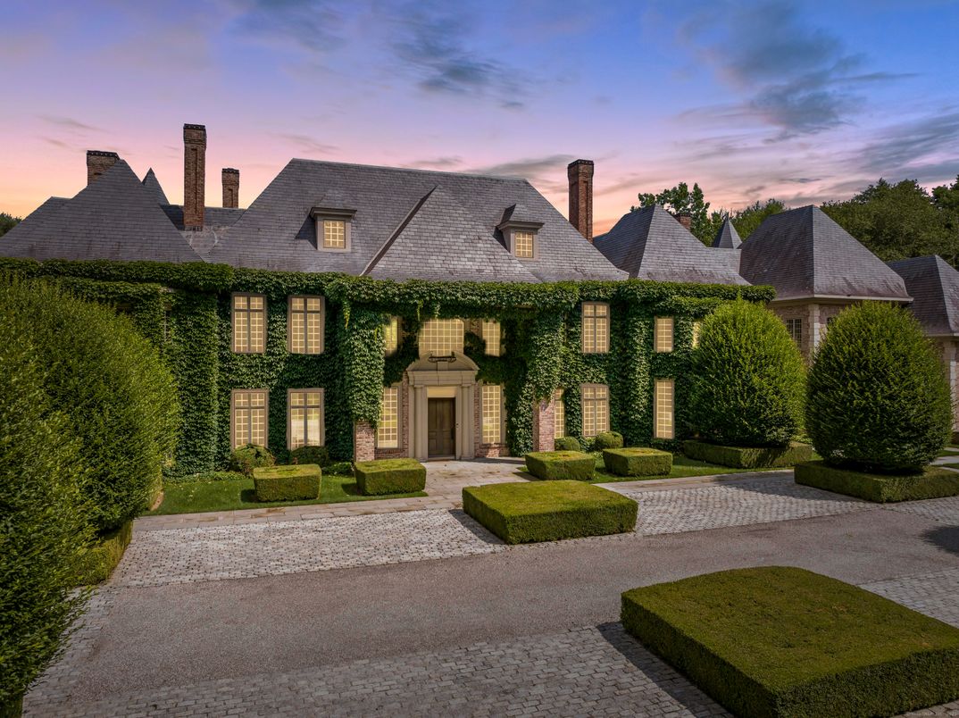 Exterior, Facade, French Provincial