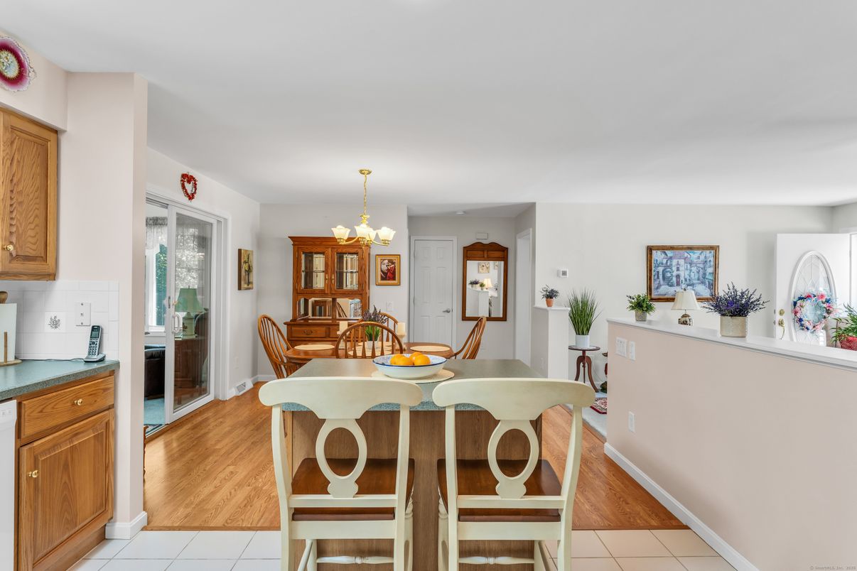 Chandelier, Dining room, Interior, Kitchen, Wood Texture Flooring