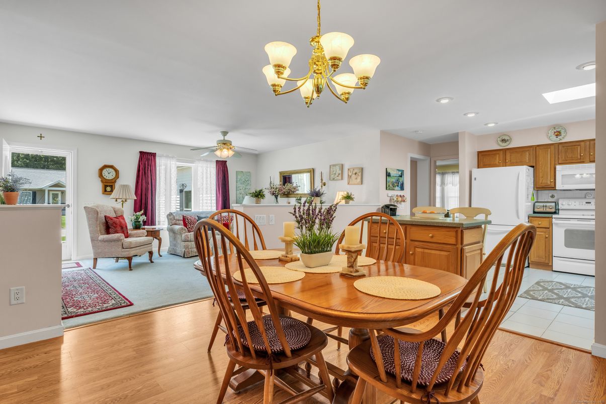 Chandelier, Dining room, Interior, Kitchen, Living room, Recessed Lighting, Wood Texture Flooring