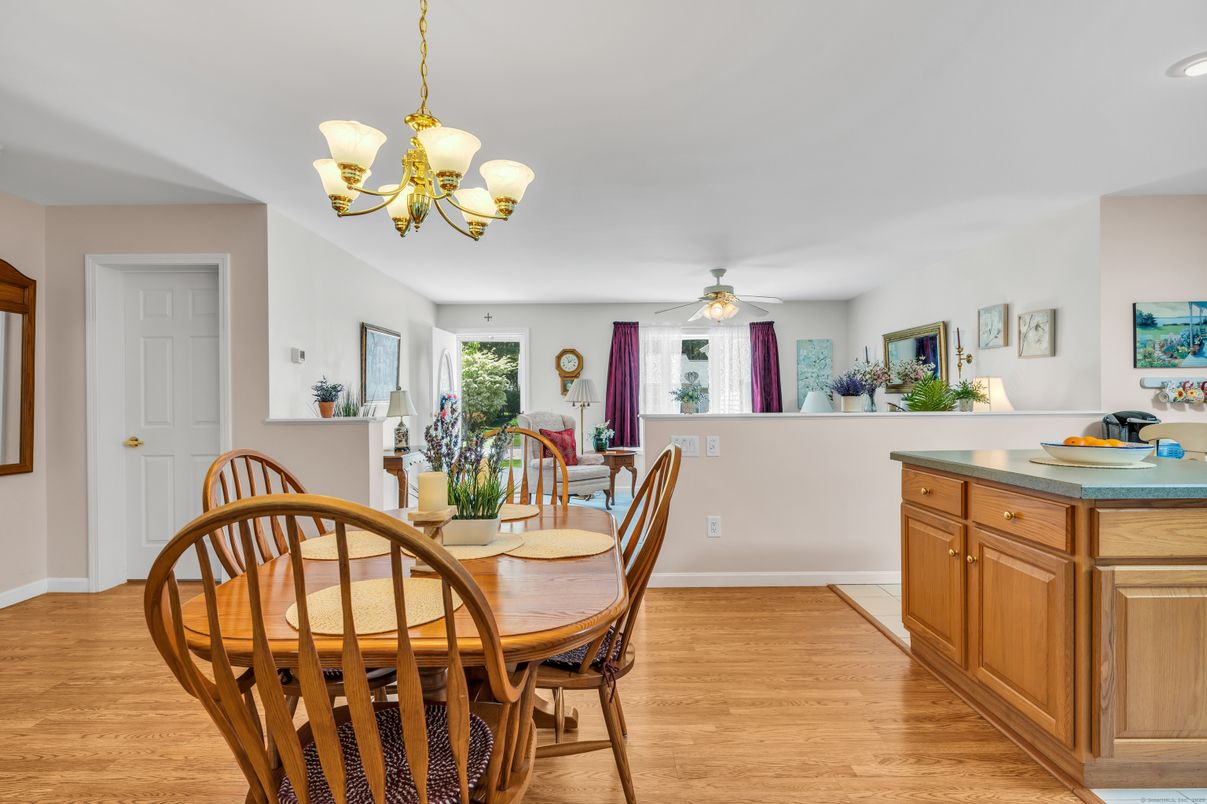 Chandelier, Dining room, Interior, Recessed Lighting, Wood Texture Flooring