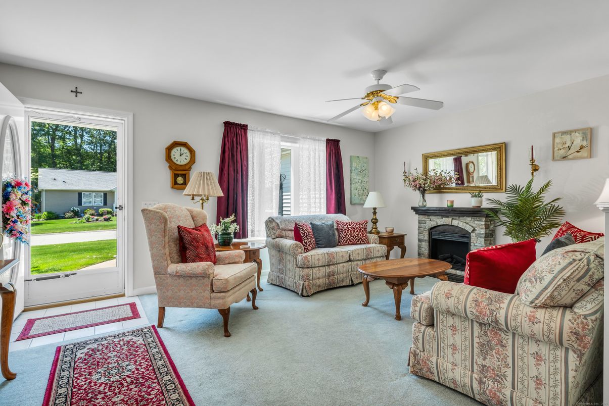Fireplace, Interior, Living room