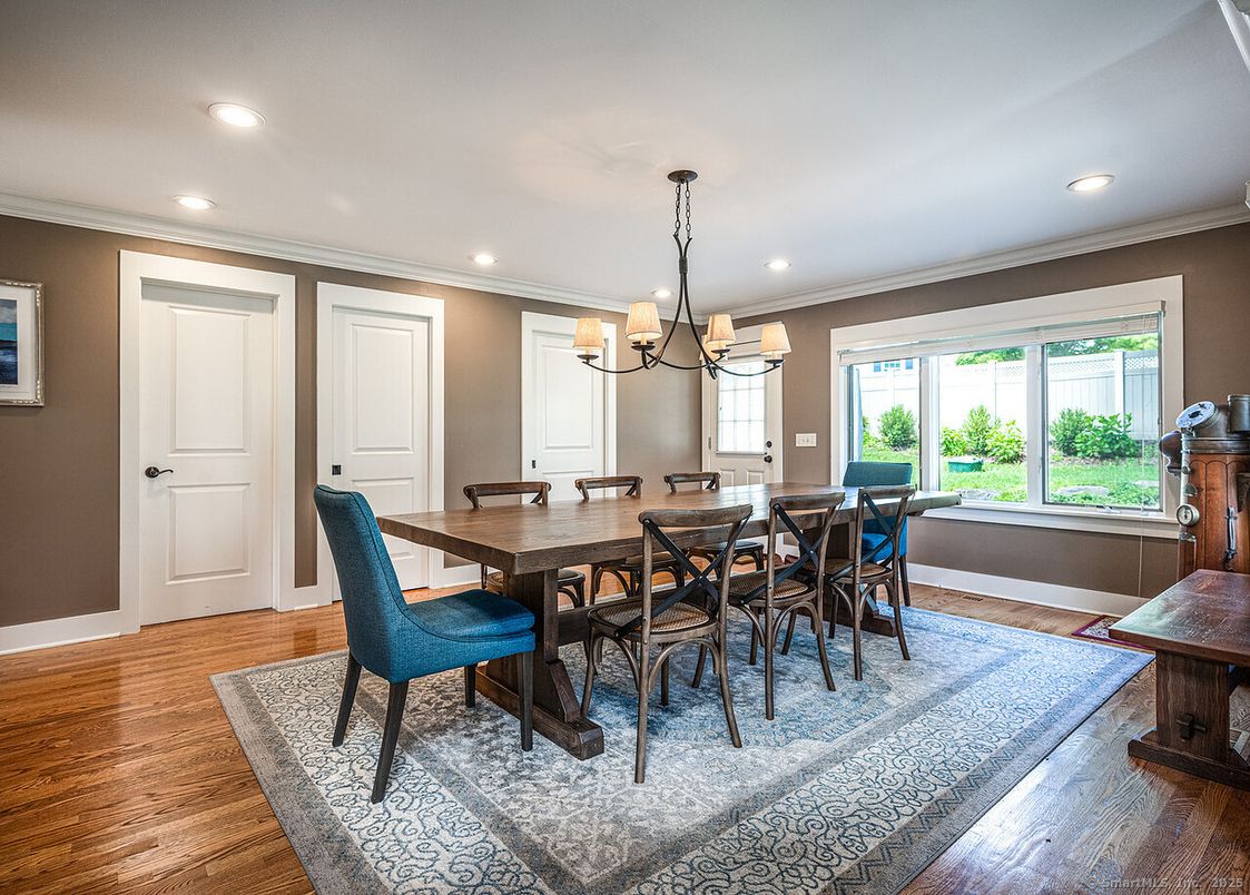 Chandelier, Dining room, Interior, Recessed Lighting, Wood Texture Flooring