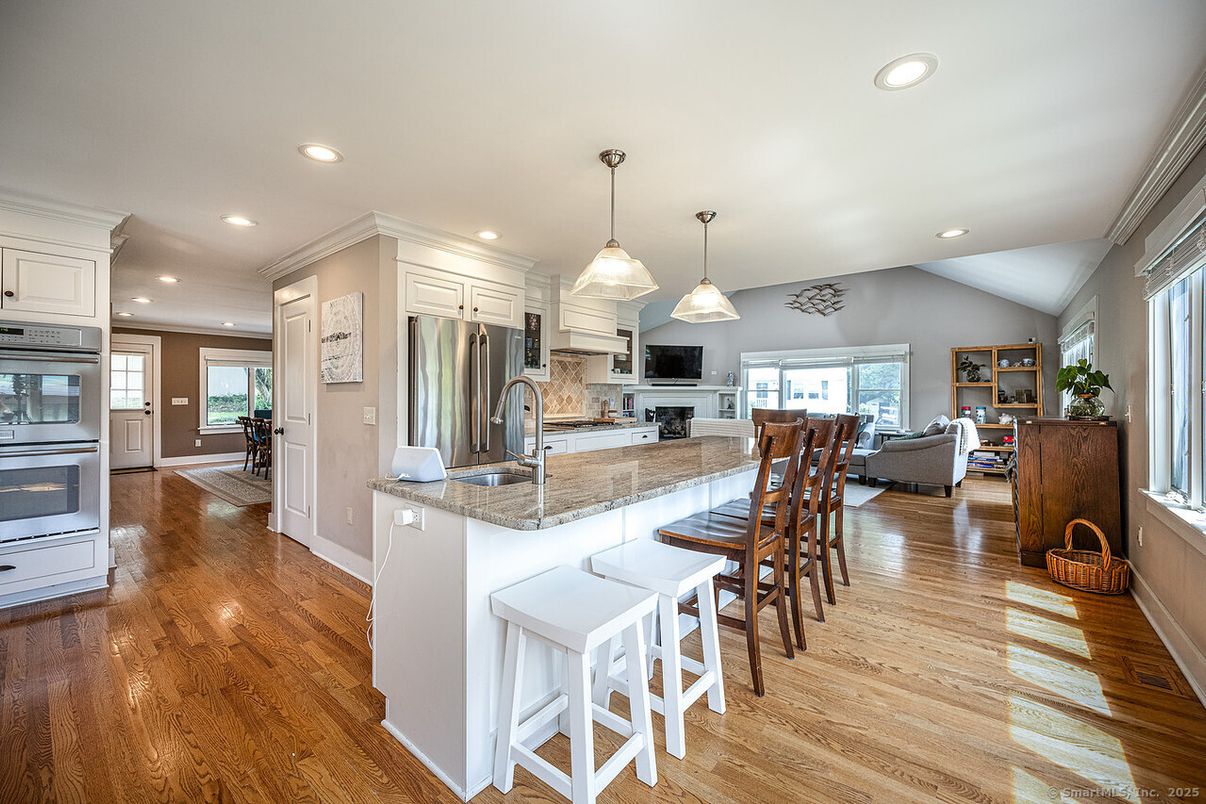 Interior, Kitchen, Living room, Pendant Lights, Recessed Lighting, Stainless Steel Appliances, Wood Texture Flooring