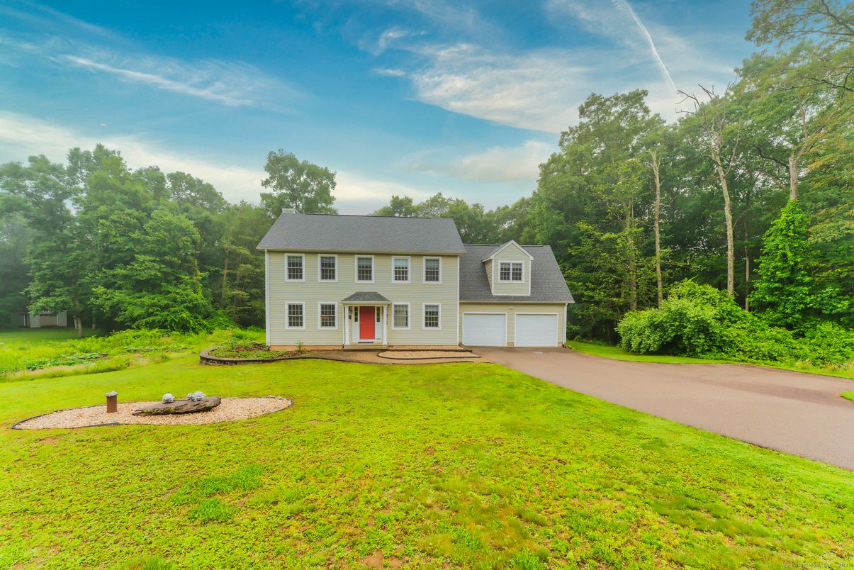 Attached, Backyard, Exterior, Facade, Georgian
