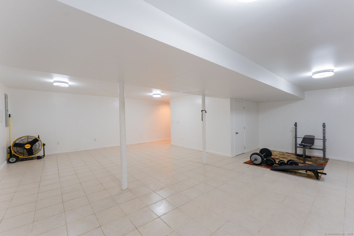 Empty room, Fitness Equipment, Interior