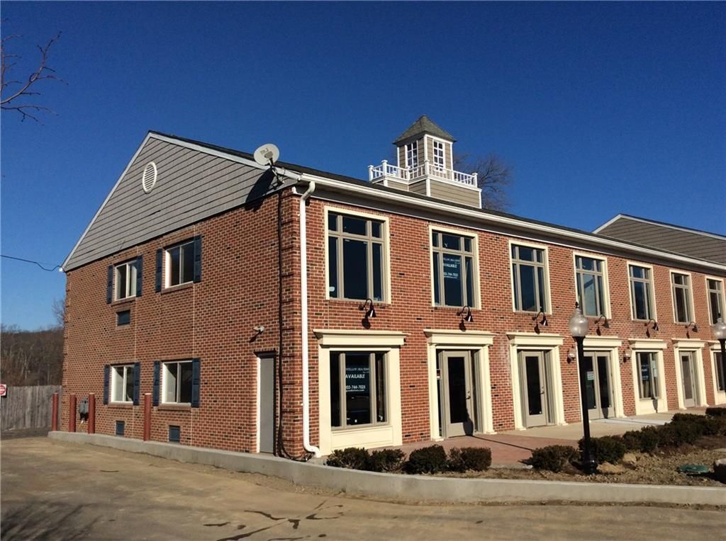 Exterior, Facade, Brick Facade, Georgian