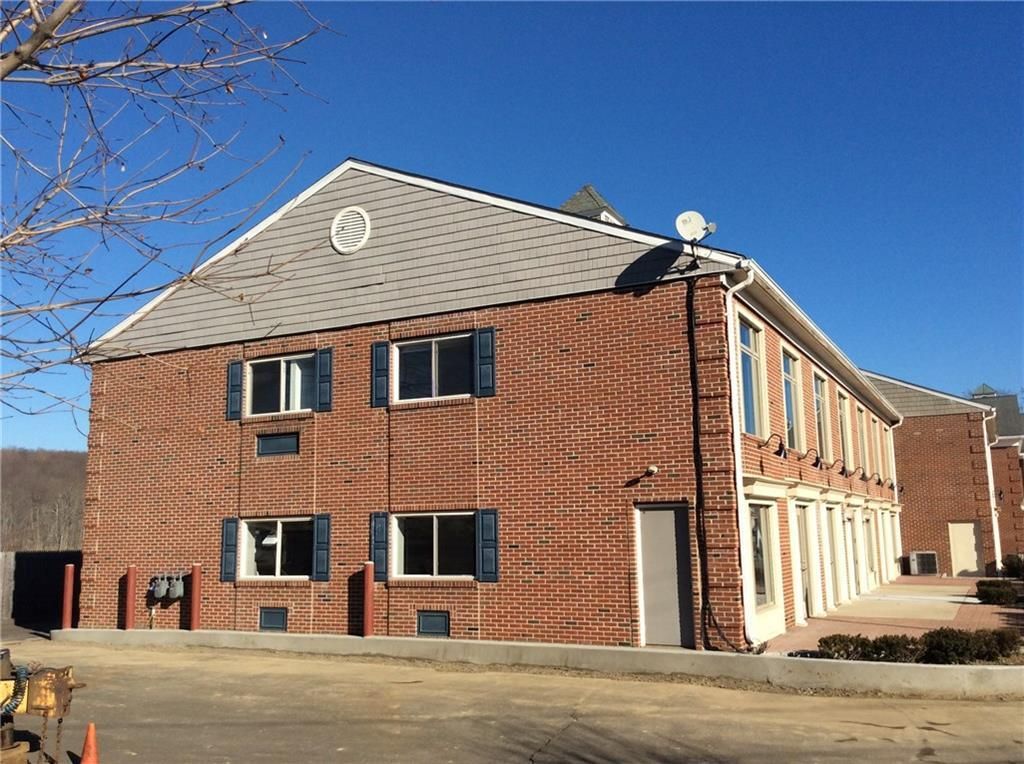 Exterior, Facade, Brick Facade, Georgian