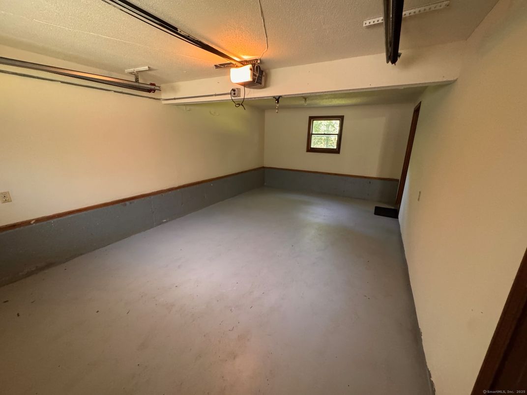 Empty room, Garage, Interior