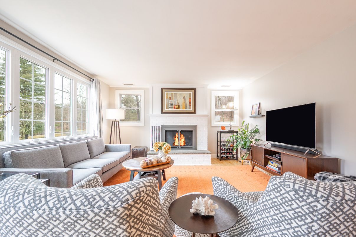 Fireplace, Interior, Living room