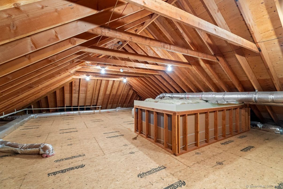 Hot Tub, Interior, Wooden Beams, Wooden Ceilings
