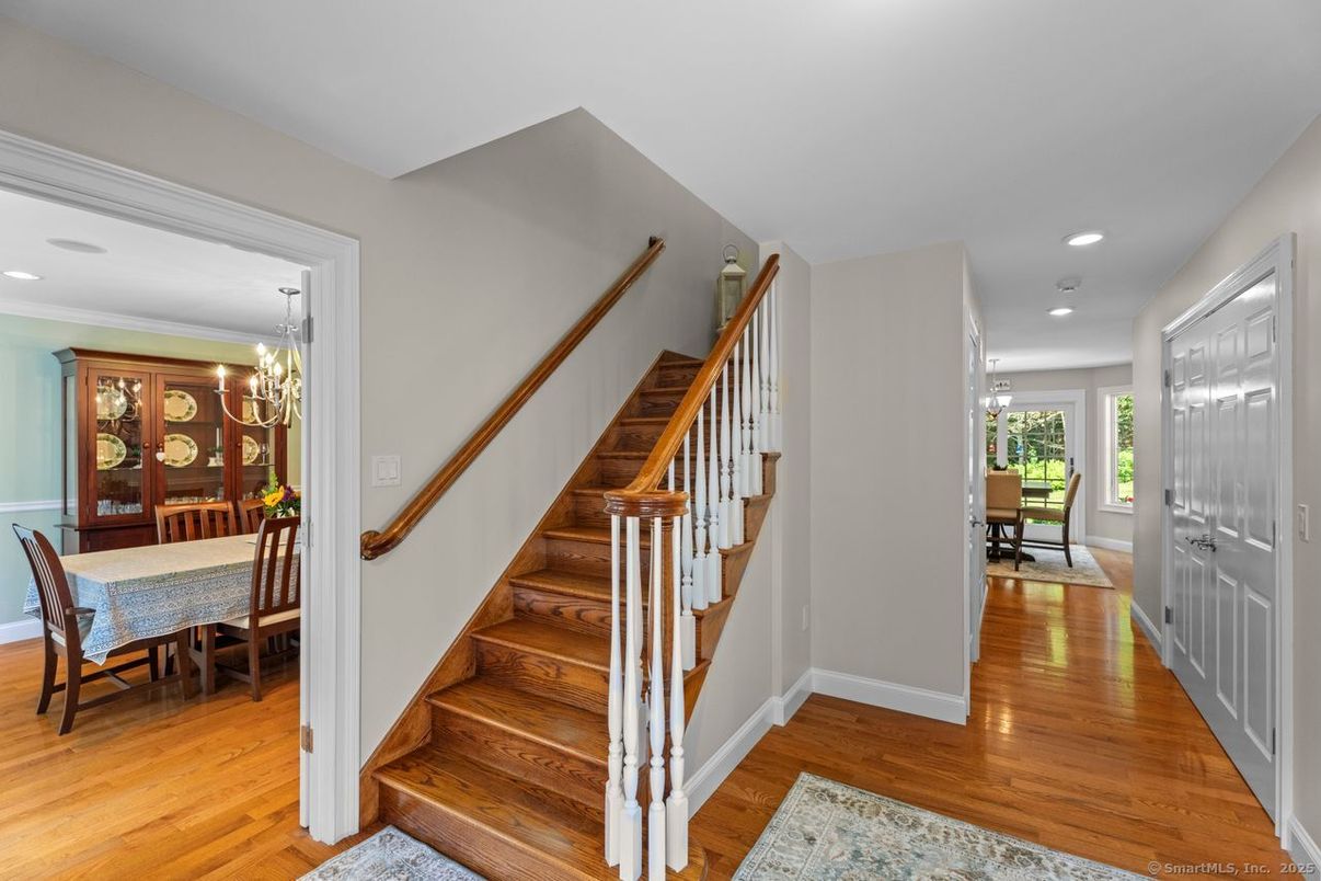 Chandelier, Dining room, Interior, Recessed Lighting, Wood Texture Flooring