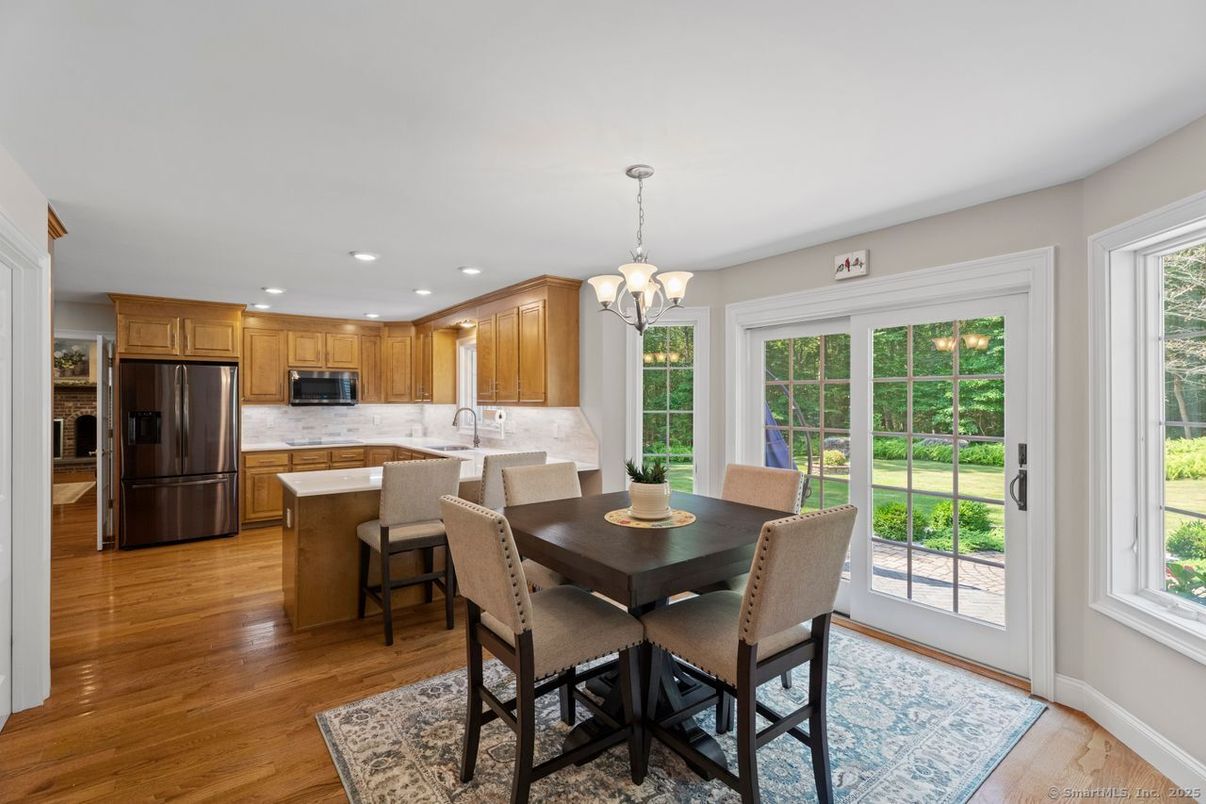 Chandelier, Dining room, Interior, Kitchen, Recessed Lighting, Wood Texture Flooring