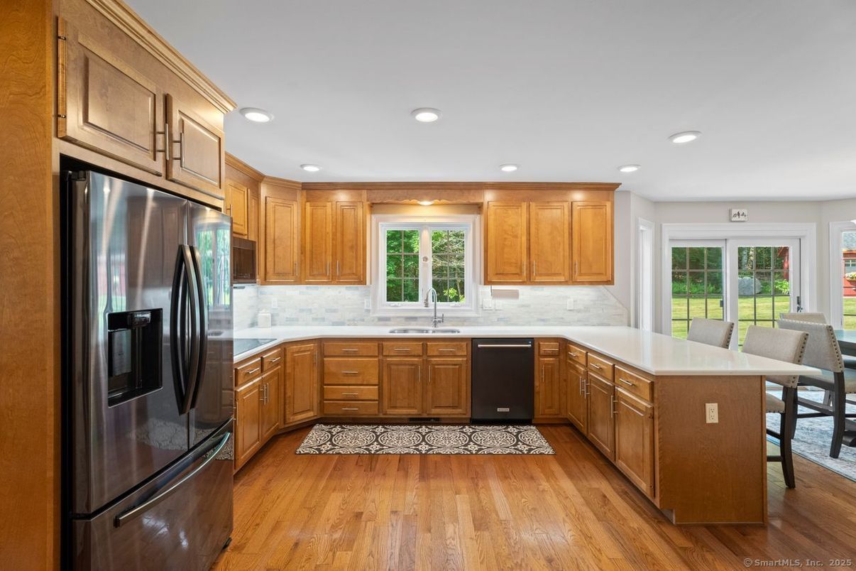 Dining room, Interior, Kitchen, Recessed Lighting, Wood Texture Flooring