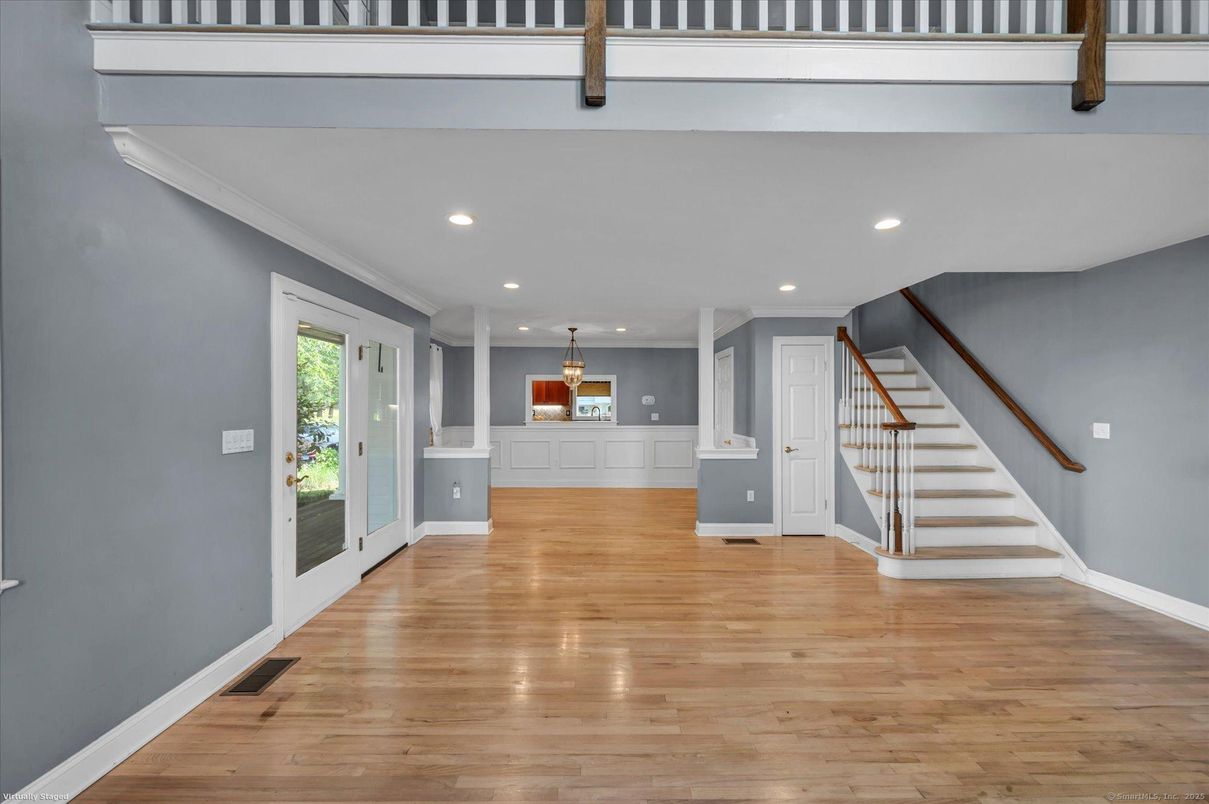 Interior, Pendant Lights, Recessed Lighting, Wood Texture Flooring
