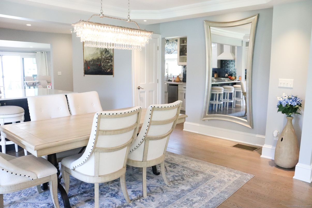 Chandelier, Dining room, Interior, Recessed Lighting, Wood Texture Flooring