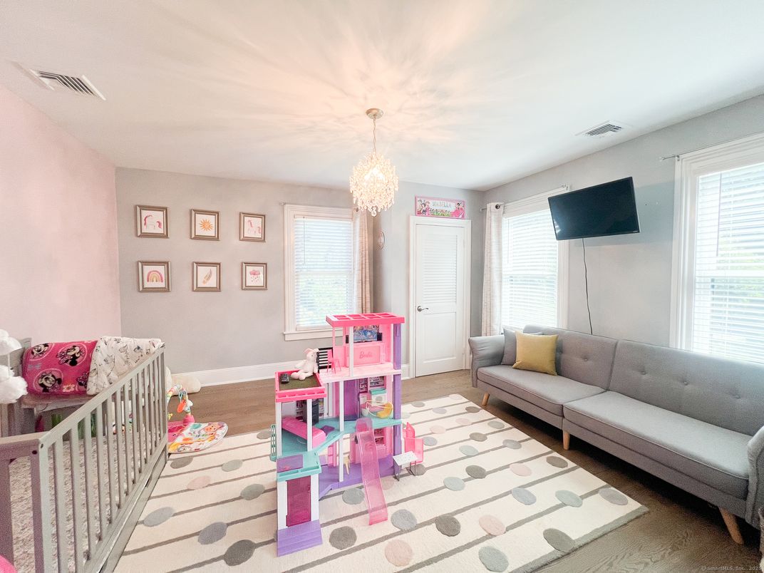 Chandelier, Interior, Living room