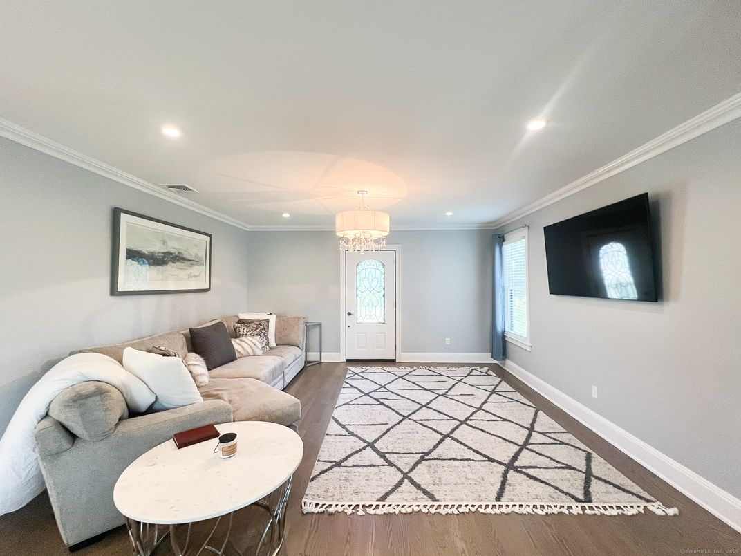 Chandelier, Interior, Living room, Recessed Lighting, Wood Texture Flooring